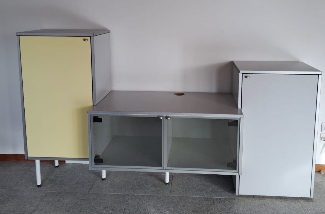 Mobili TV: Fernsehmöbel - Glasscheiben, gute Qualität – Usato da Pura venduto da pascavaa