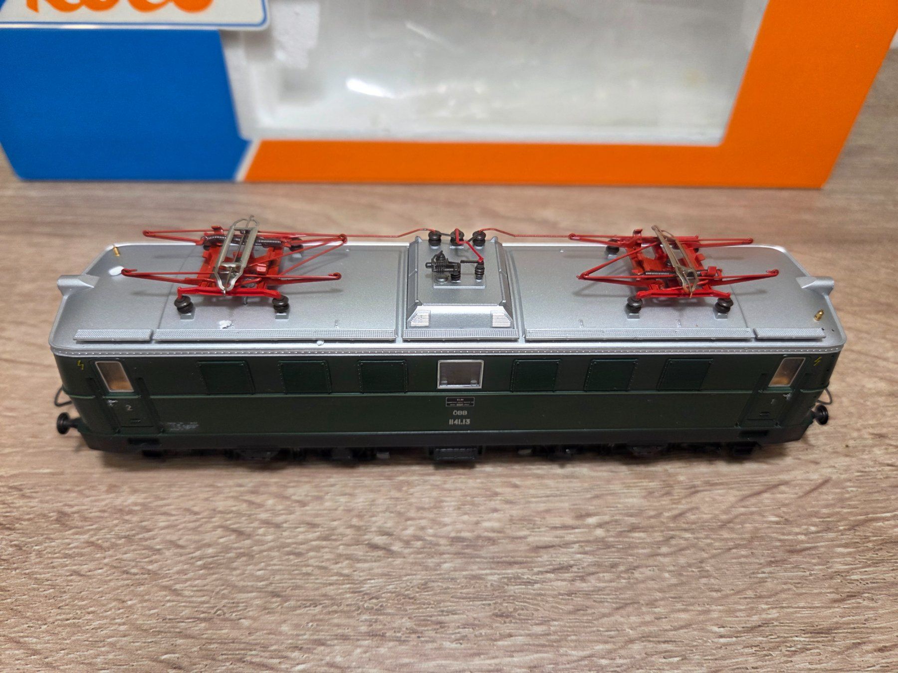 Roco Modellini di ferrovie: Roco 43962 E-Lok 1141 ÖBB H0 – Usato da St-Aubin-Sauges venduto da Lo_Go 4