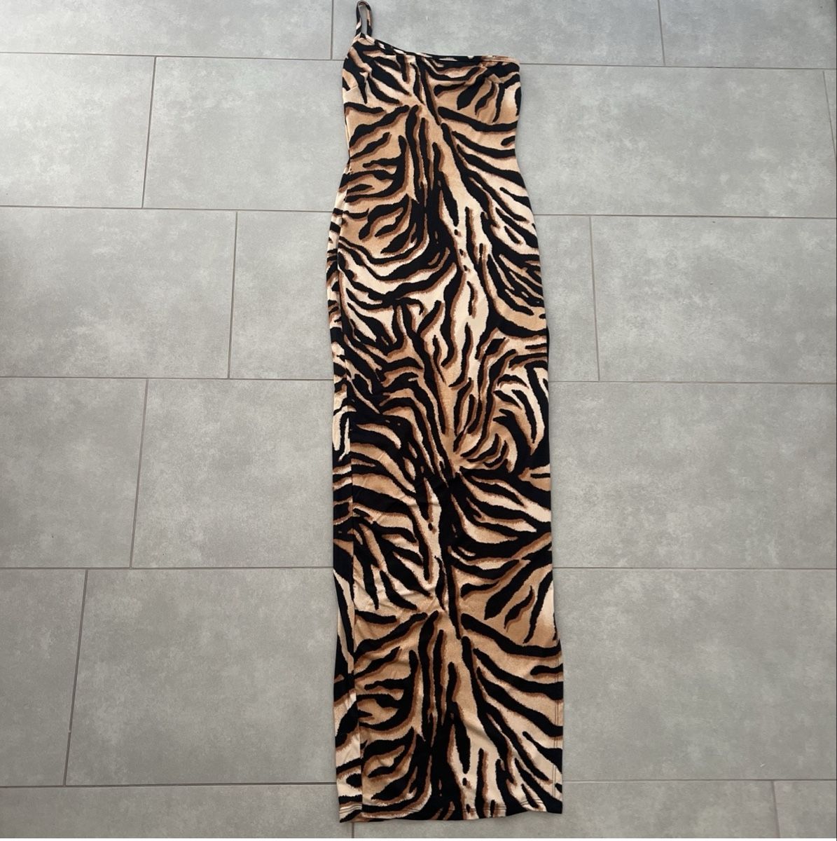 Vestiti: Langes Kleid Fashionnova - Size S – Nuovo (secondo la descrizione) da Kleindöttingen venduto da blckgoldsilver