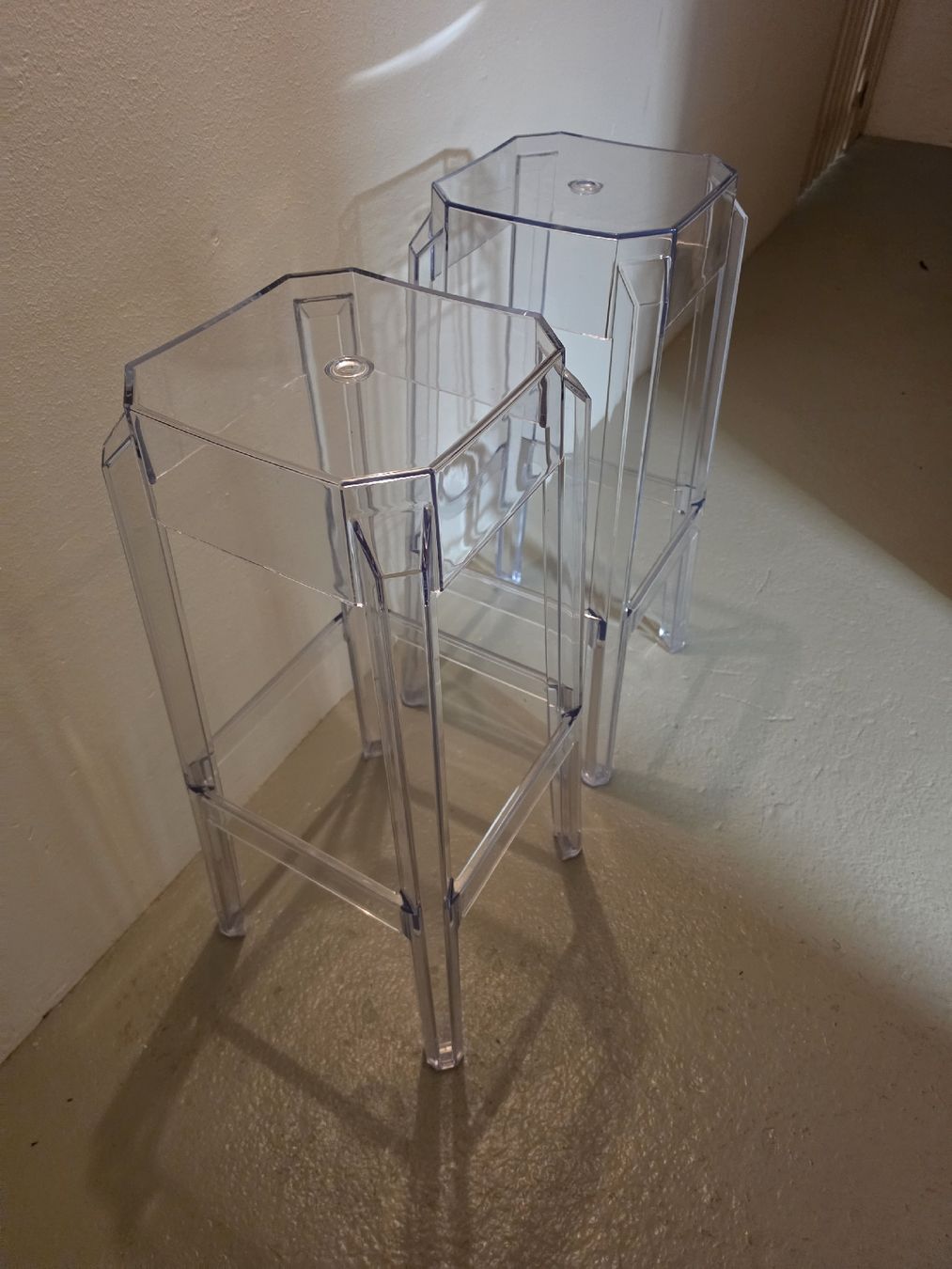 Sgabelli: 2 Barhocker transparent Kunststoff im Set – Usato da Wallisellen venduto da BaronesseLea 4