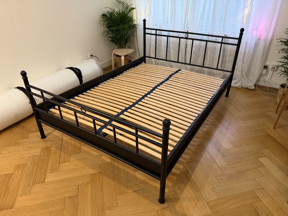 Letti: 140×200 Black Metal Bed Frame with Slatted Base – Nuovo (secondo la descrizione) da Zürich venduto da mik_ykn6 3