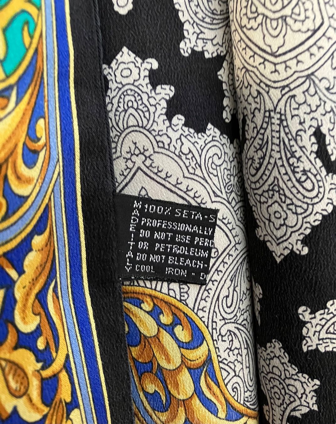 Versace Foulard & Sciarpe: Atelier Versace Seide Schal – Usato da Unterägeri venduto da Jutka_04 5