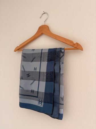 Channel Foulard