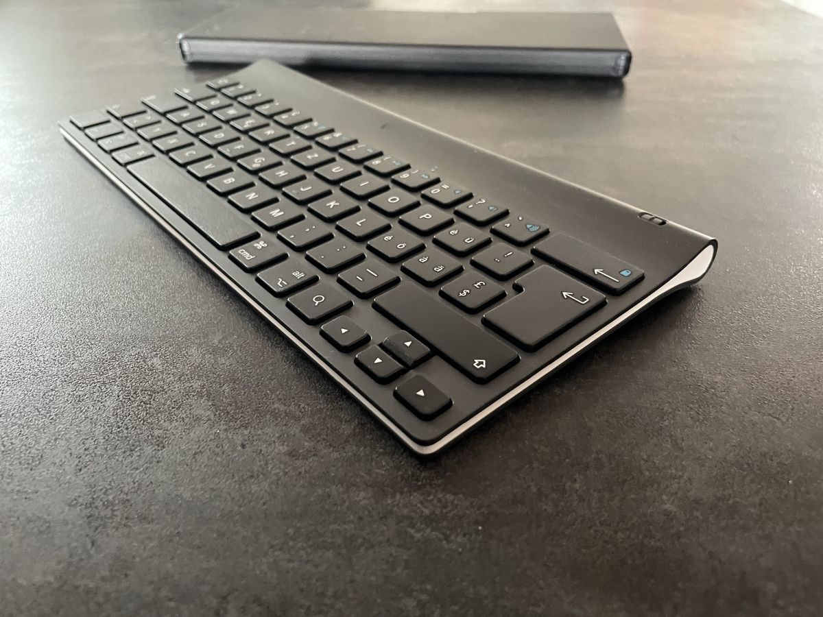 Logitech Claviers: Clavier Logitech Tablet Keyboard for iPad – D'occasion à Vallamand par Bricbracbroc82 1