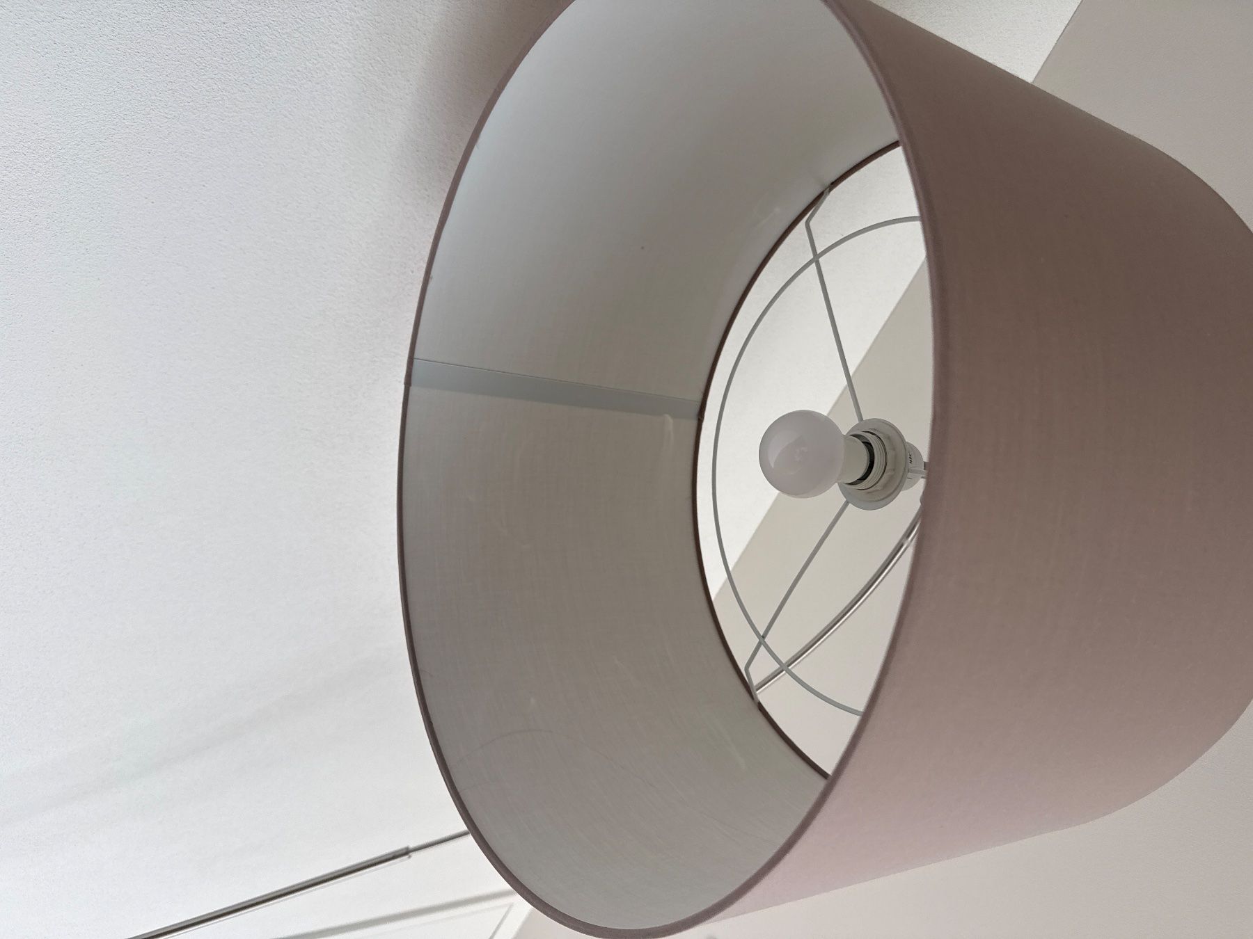 Lampen: Stehlampe – Gebraucht aus Schindellegi von 8834Sch 1