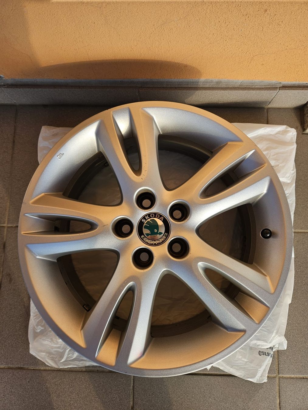 Skoda Cerchioni: Cerchi in lega per Skoda – Usato da Giubiasco venduto da fas_b82x 3