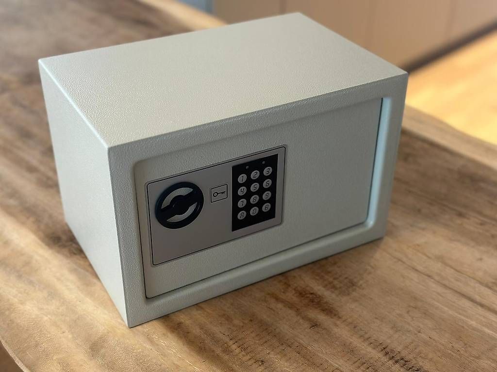 Tresor: Tresor/Sicherheitsbox elektrisch – Neu und originalverpackt aus Hünenberg von denhorb 3