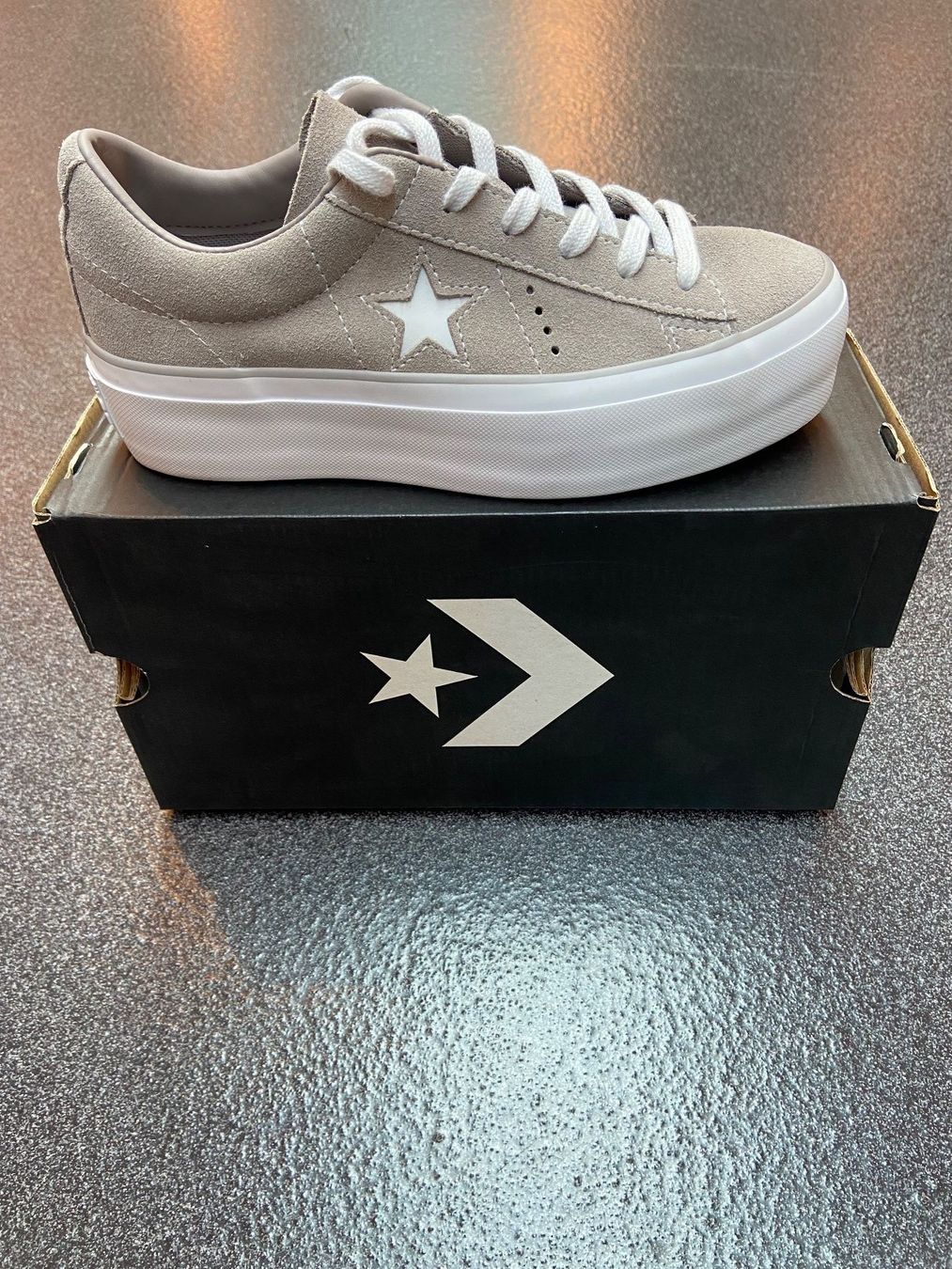 Converse Scarpe da donna: CONVERSE       GR. 39     INNENSOHLENLÄNGE  24.5 cm – Nuovo e nell'imballaggio originale da Zürich venduto da LIQUIDATOR.CP