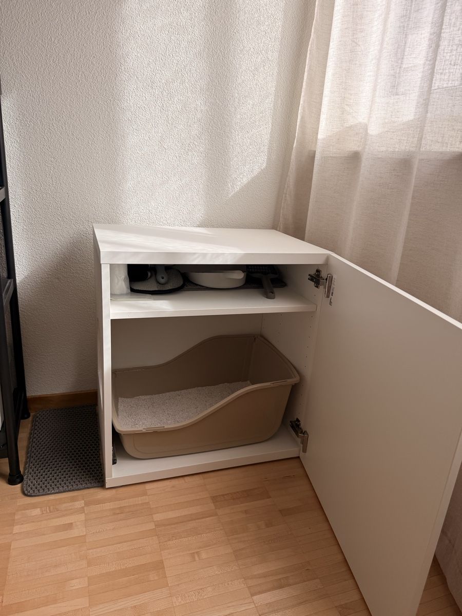 Ikea Liege- & Schlafplätze: Selfmade Katzenklo-Möbelbox, weiss – Gebraucht aus Luzern von alinaoswald 1