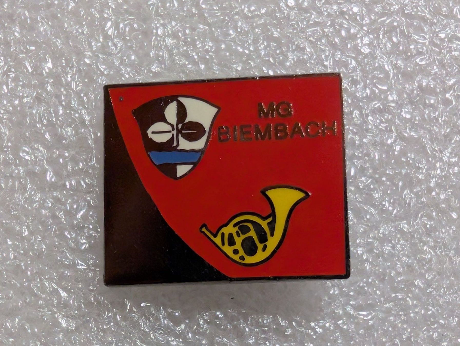 Plaketten & Abzeichen: Ansteckpin 238: MG Biembach – Gebraucht aus Oppligen von Pin-Fall-Shop