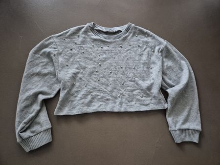 Pullover grau mit kleinen Steinen (Zara)