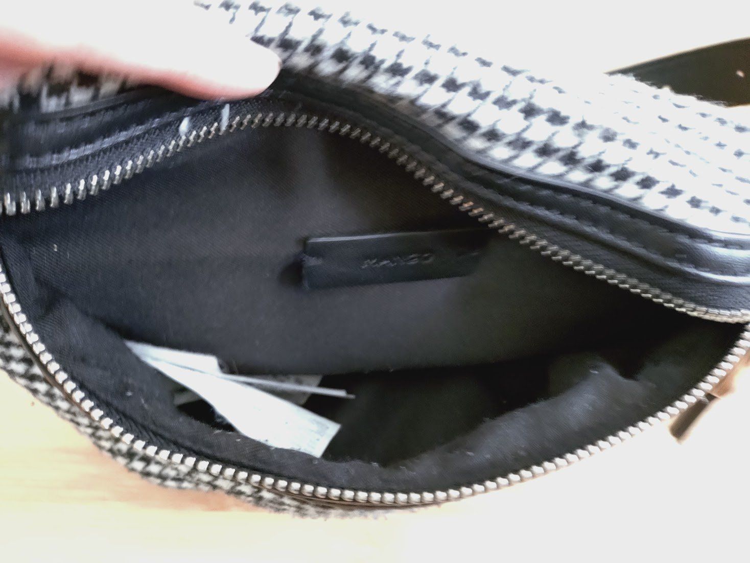 Mango Borse da donna: MANGO Bauchtasche Karomuster schwarz weiss – Usato da Balgach venduto da lymax 3
