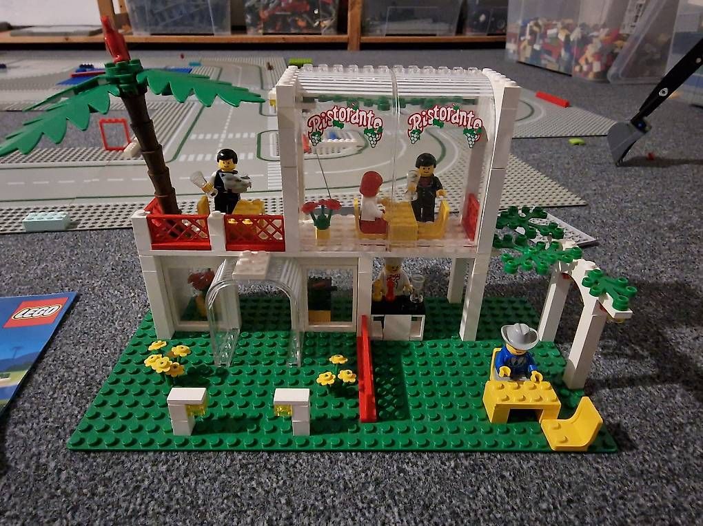 Spielzeuge: Lego 10037 Breezeway Café mit BA und gratis Versand – Gebraucht aus Muttenz von sarino 1
