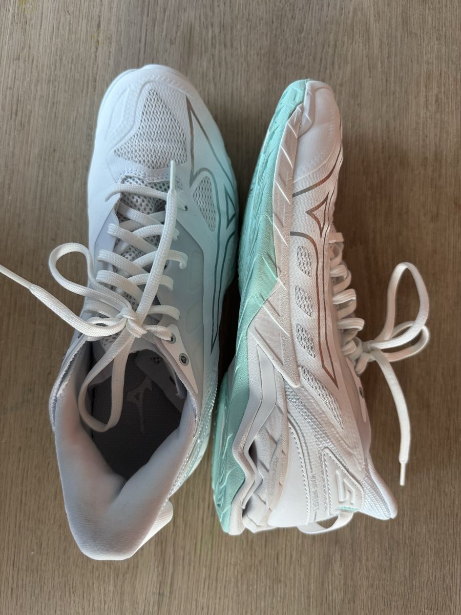 Mizuno Damenschuhe: Mizuno Wave Mirage 5 - Top Hallenschuhe, Grösse 40.5 – Gebraucht aus Schwyz von Manuvolley80
