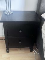 Ich habe zwei Nachttische zu verkaufen. Preis: 40 CHF 
