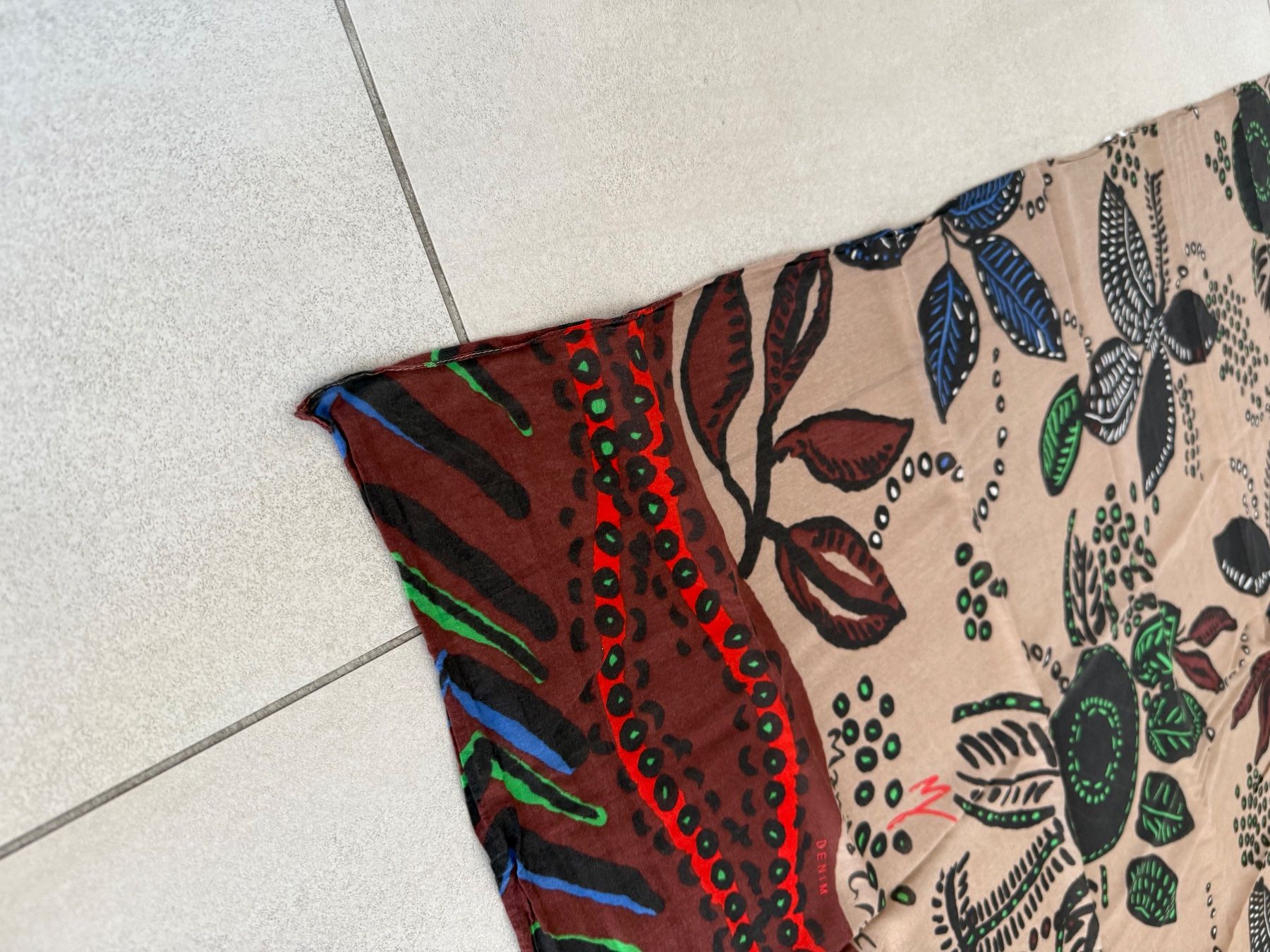 Manila Grace Foulard & Sciarpe: Foulard MANILA GRACE – Usato da Contone venduto da Chaos76 2