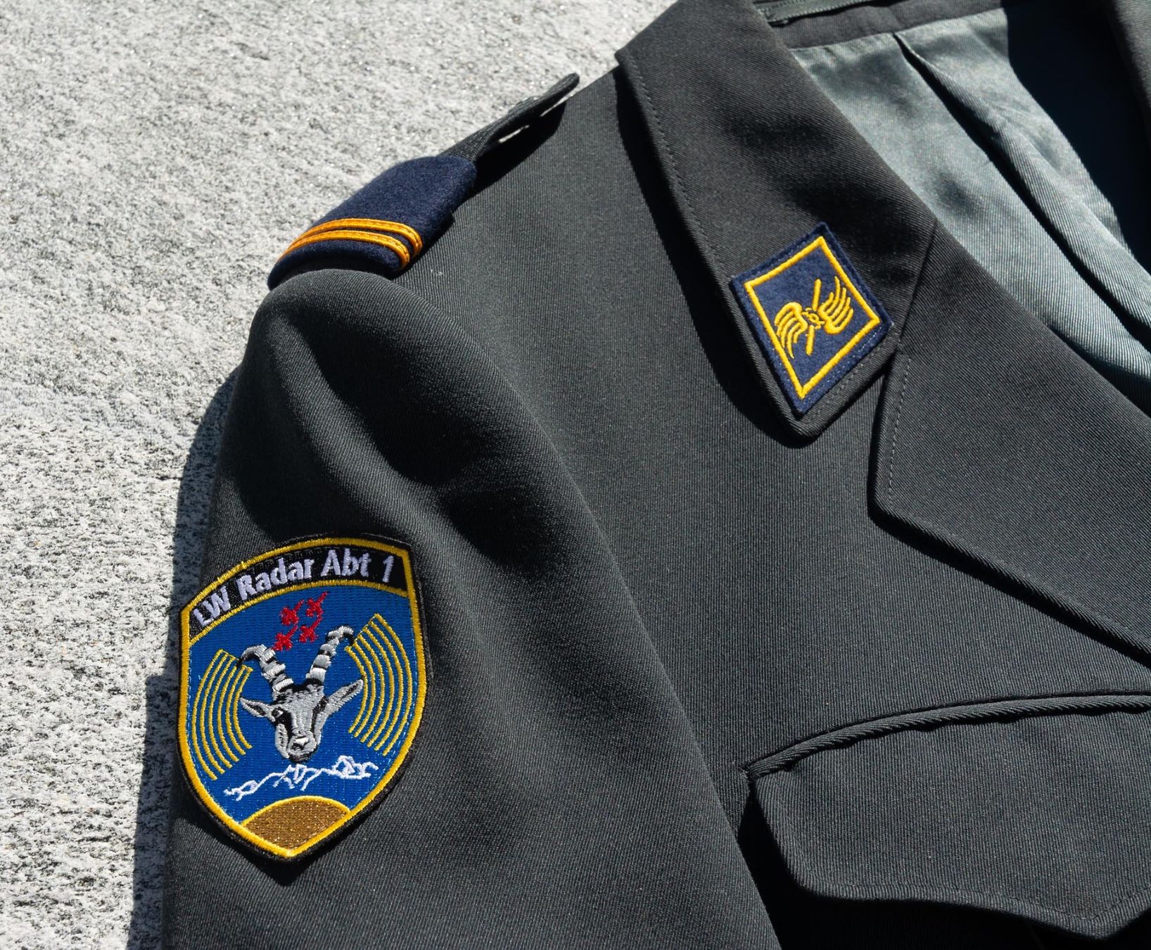 Schweizer Armee Uniformi: Original Schweizer Armee Offiziersuniform – Nuovo (secondo la descrizione) da Oberarth venduto da ckleiner01 5