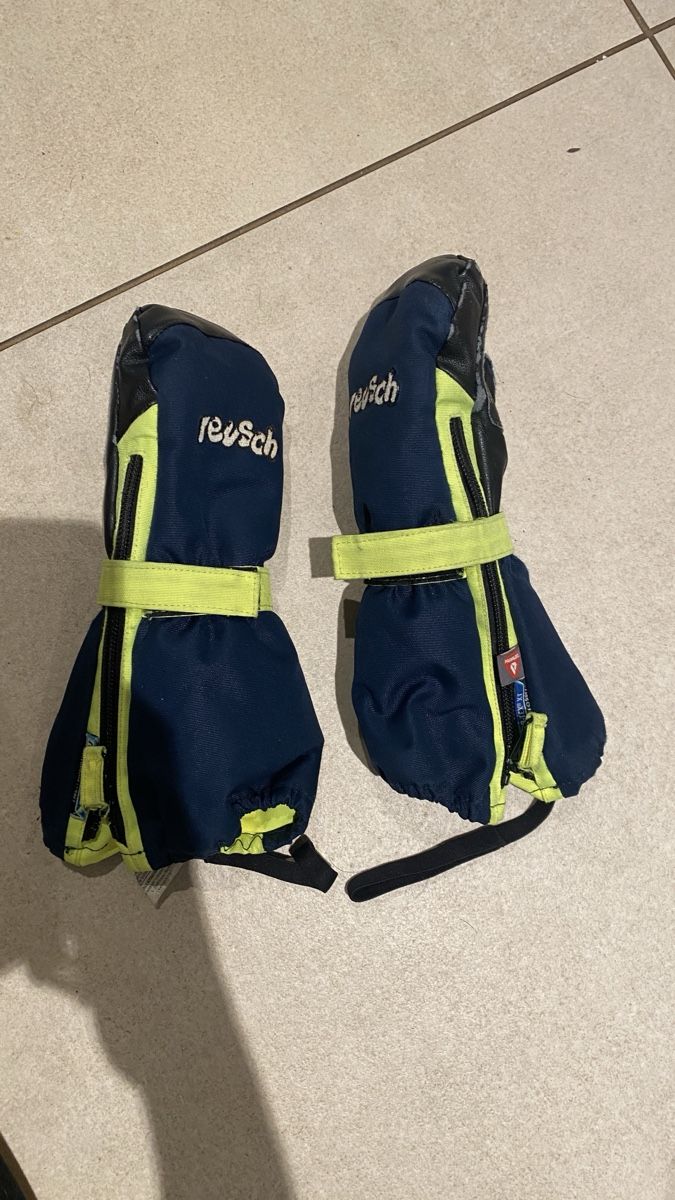 Handschuhe & Handstulpen: Ski Handschuhe  – Gebraucht aus Beinwil (Freiamt) von Akgeun
