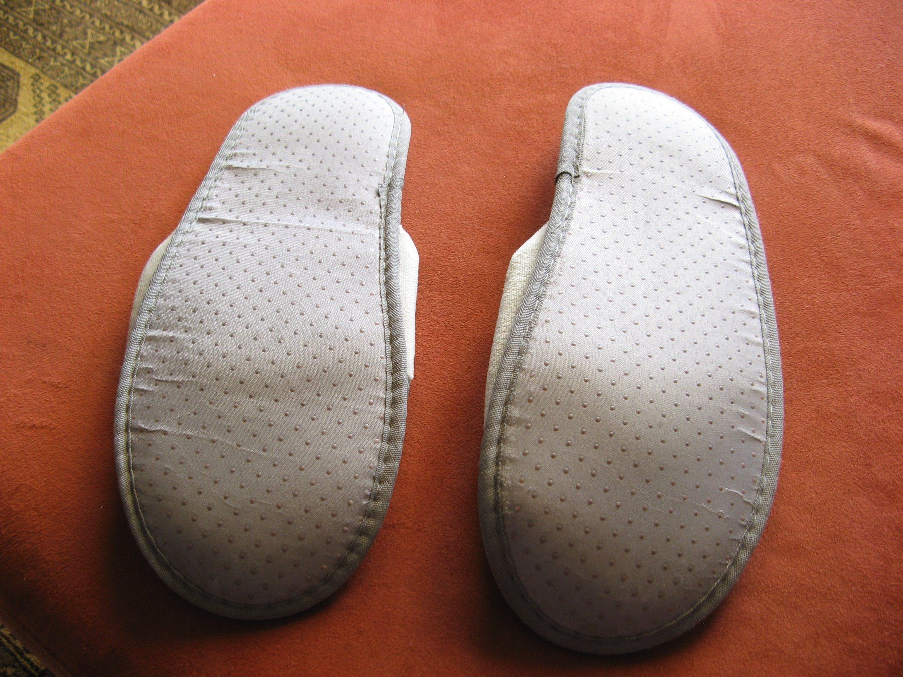 Herrenschuhe: Pantoffeln, Hotel Grösse 44 – Gebraucht aus Zürich von apil 2