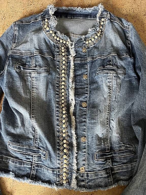 Giacche: Stretch jeans Jacken mit Perlen / Gr. L – Usato da Hombrechtikon venduto da Shineeyes 1