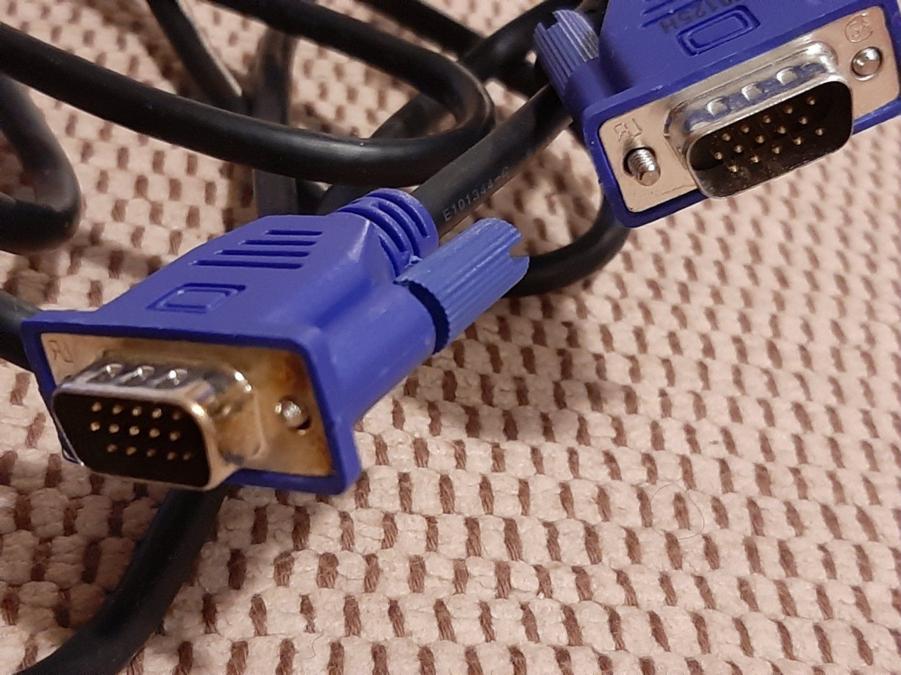 Cavi: VGA cable – Usato da Porza venduto da ulletta1 1