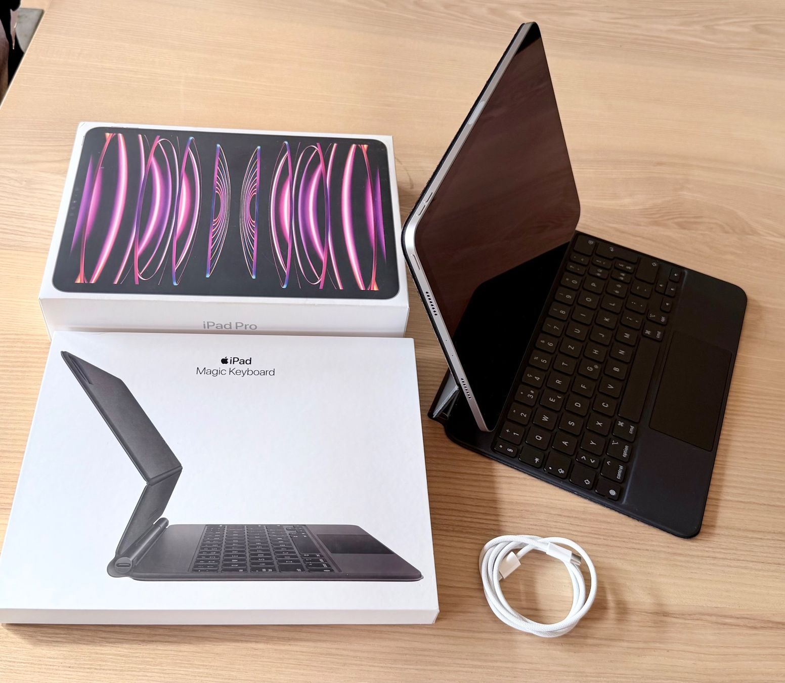Apple Tablet PC: Apple iPad Pro 11" (4. Generation) 128 GB + Magic Keyboard – Usato da Heimiswil venduto da Baernu