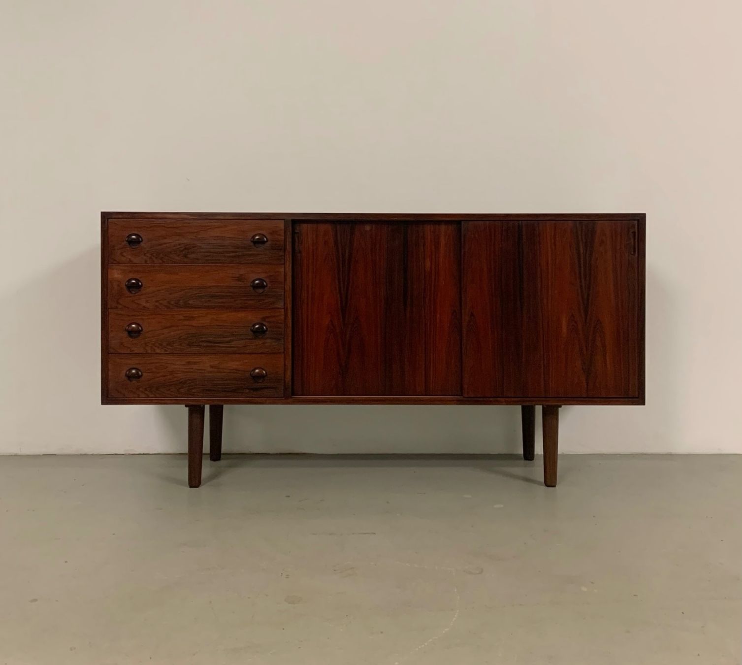 Cassettiere: Sideboard MidCentury Palisander Denmark Hornslet 60s – Usato da Basel venduto da MidMod20C 1