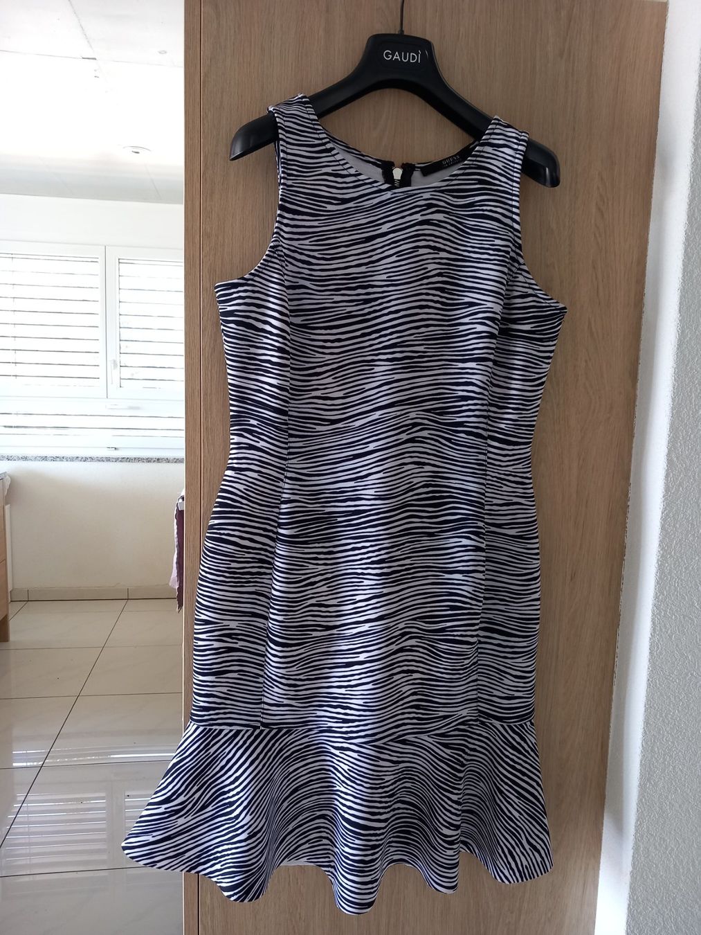 Guess Vestiti: Robe Guess stretch – Usato da La Chaux-de-Fonds venduto da Boutique333 3