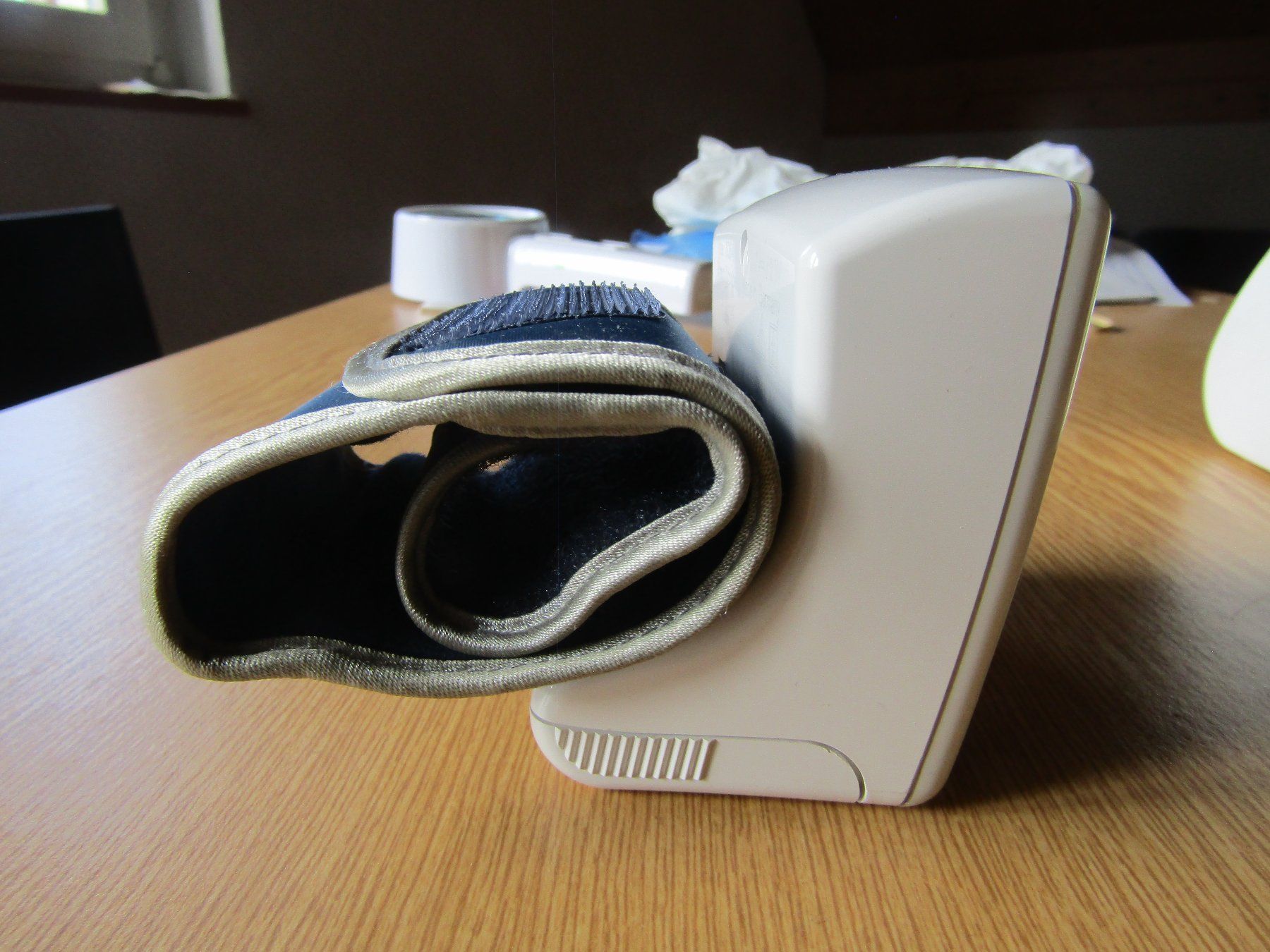 Attrezzature mediche: Braun BP 2510 Blutdruck-Messgerät – Usato da Wädenswil venduto da tome70 3