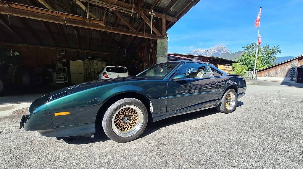 Pontiac Automobili: Pontiac Firebird Trans Am 5.0 – Usato da Stansstad venduto da th__7wgm 1