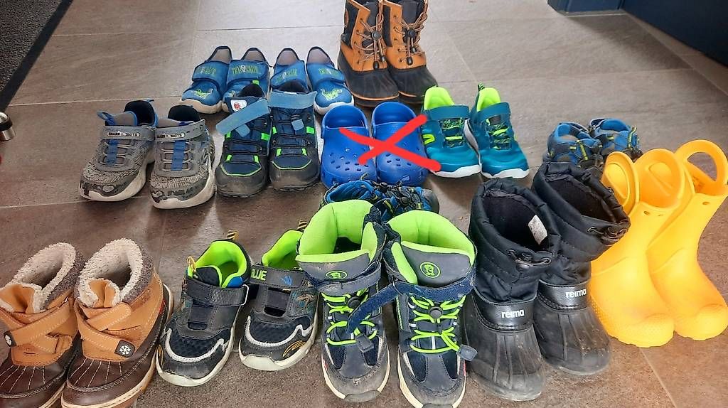 Scarpe per ragazzi: Lot de chaussures 26 à 30 garçon  – Usato da Venthône venduto da Anamelle 2