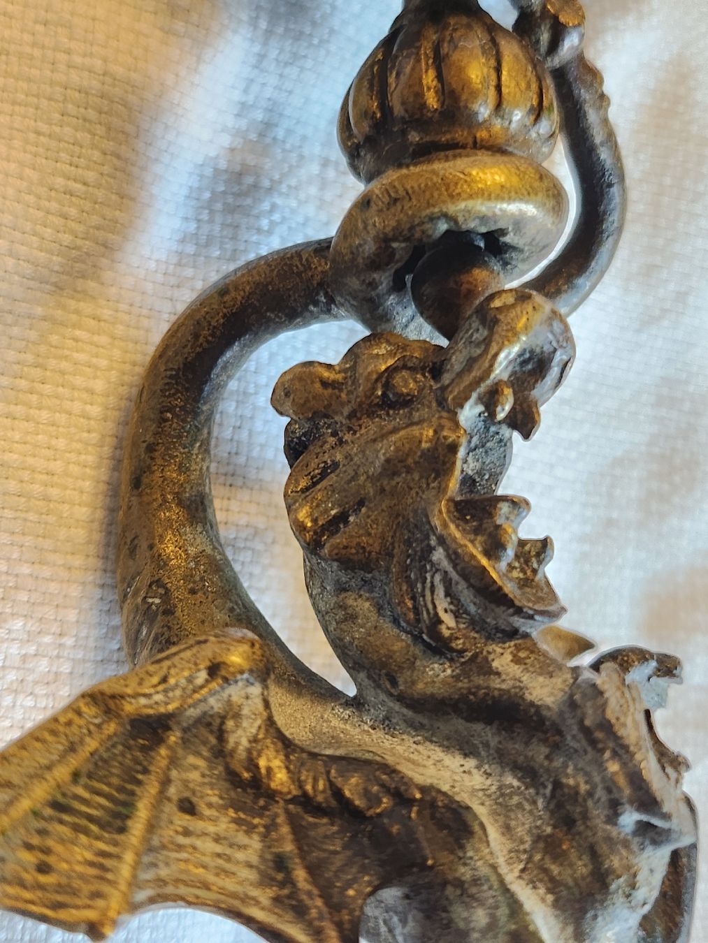 Eisenwaren: Antike Applike / Möbelbeschlag Drache Gargoyle Messing  – Gebraucht aus Zürich von BAENZERINO 8
