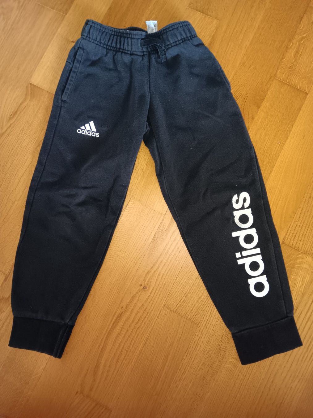 Adidas Lotti & Set di vestiti: Sport Artikel ,Grösse 116 – Nuovo (secondo la descrizione) da Gelterkinden venduto da ram_5vkp 1