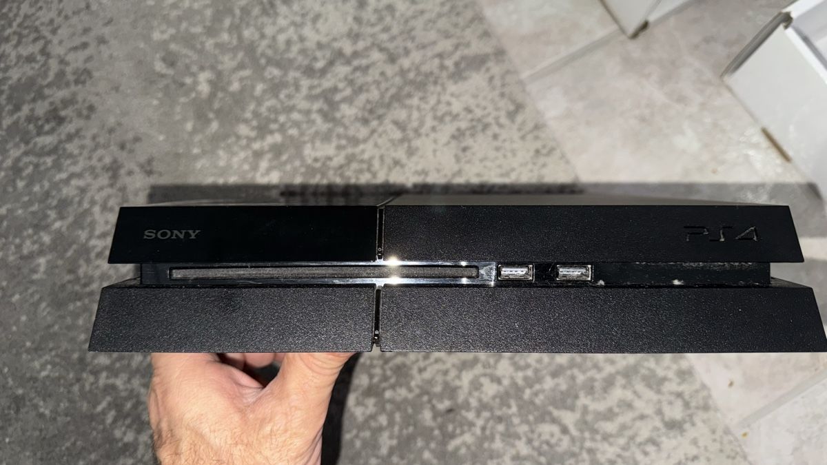 Sony Konsolen: Playstation Ps4 512gb slim 2x Controller  inkl. 2 Stück Cont – Gebraucht aus St.Gallen von gauwo 4