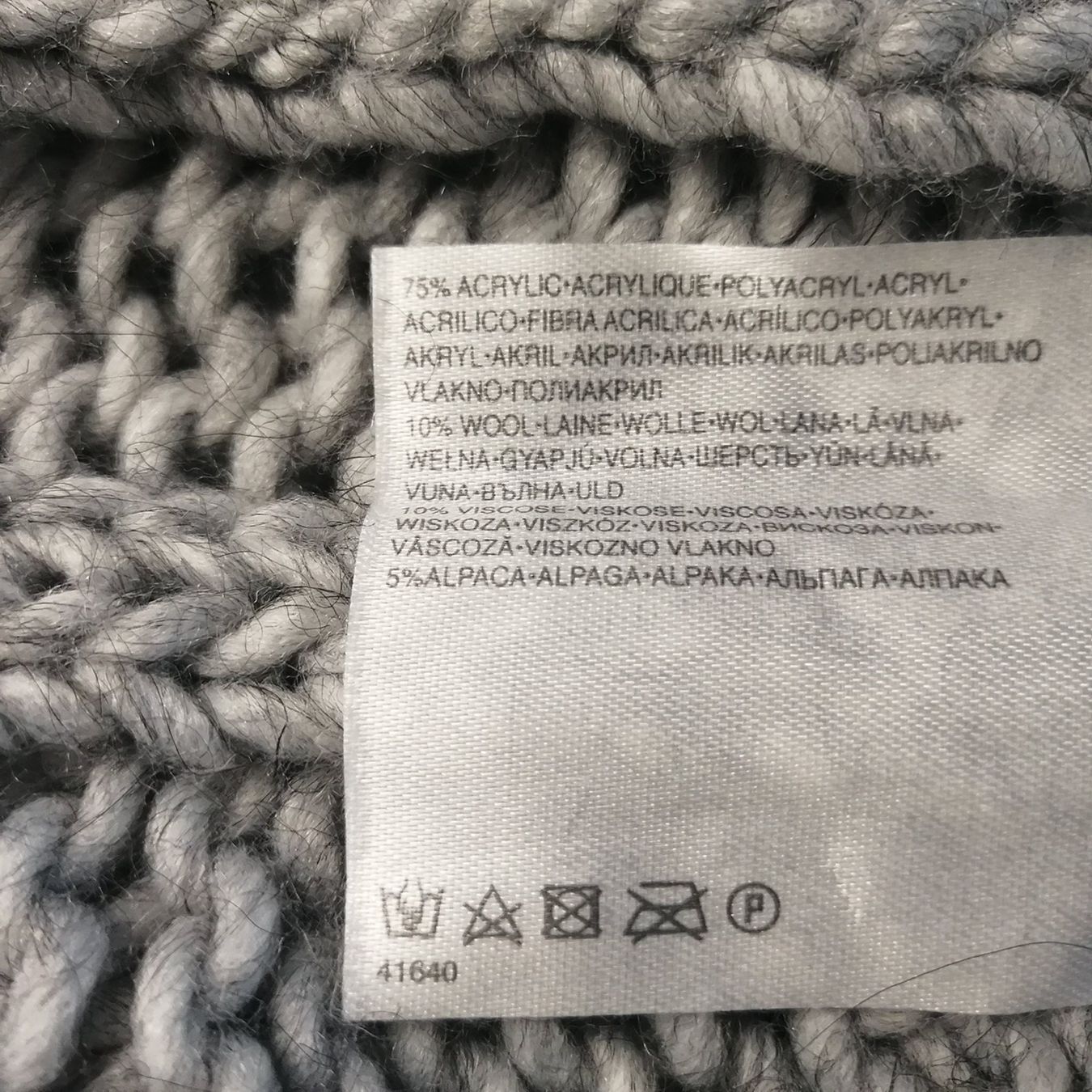 Copricapi, berretti & cappellini: Schal und Mütze , Set 2-tlg. – Usato da Henau venduto da AXAA 2