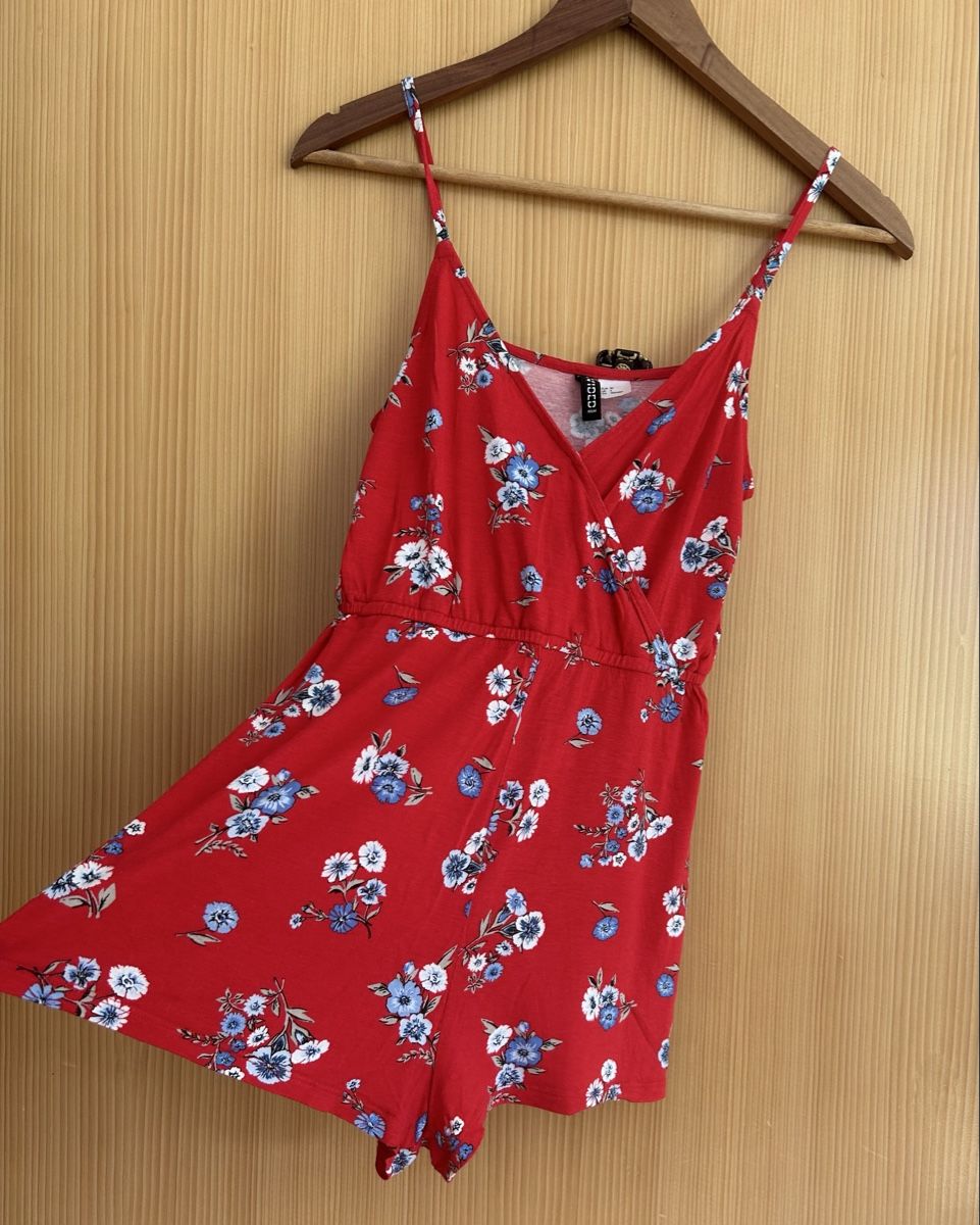 H&M Tute: Combishort rouge à motif floral – Nuovo (secondo la descrizione) da Ardon venduto da cam_f86l