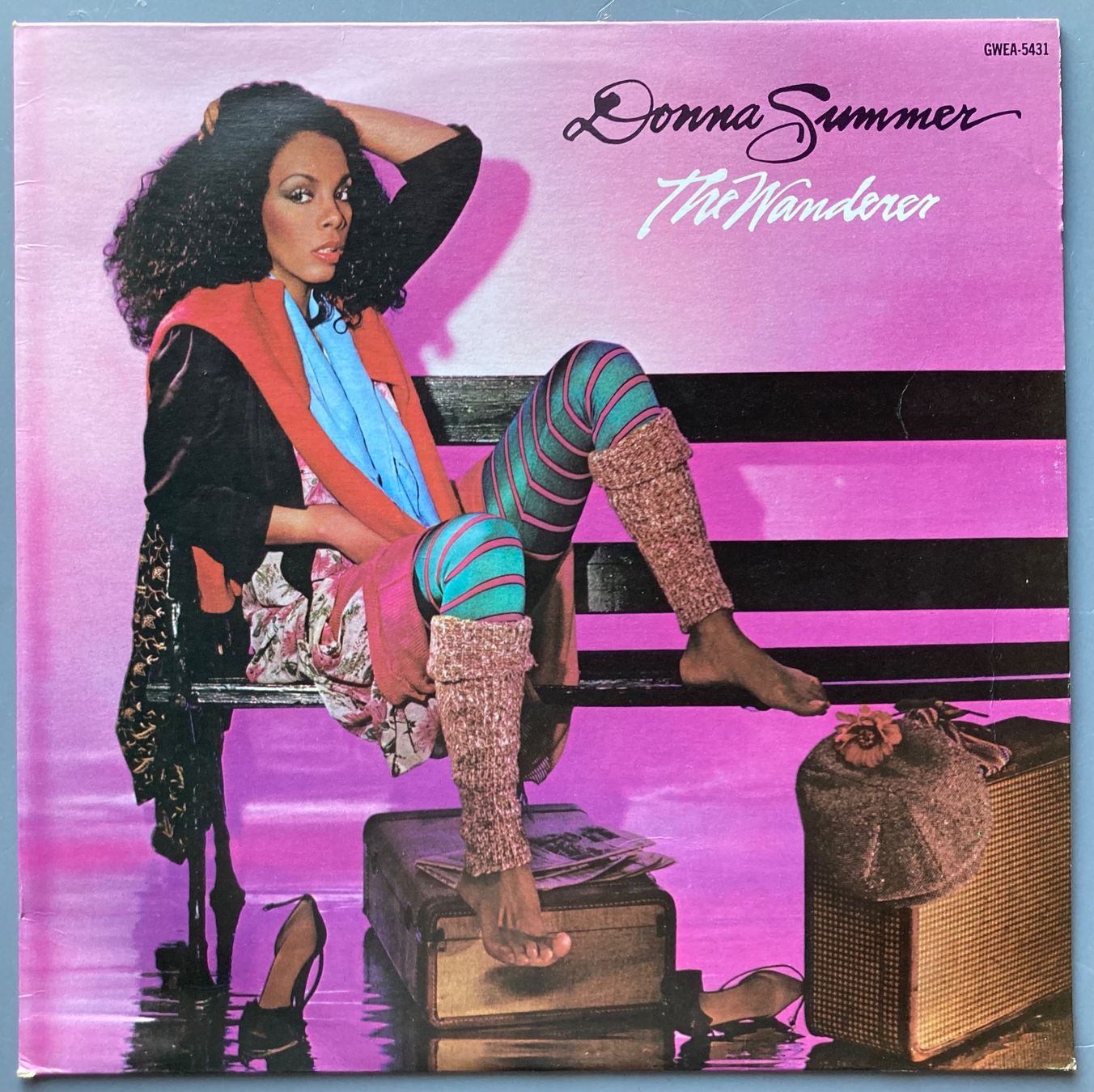 Vinyles: DONNA SUMMER - THE WANDERER = VAGABUNDA – D'occasion à Poliez-Pittet par Newtown-Records