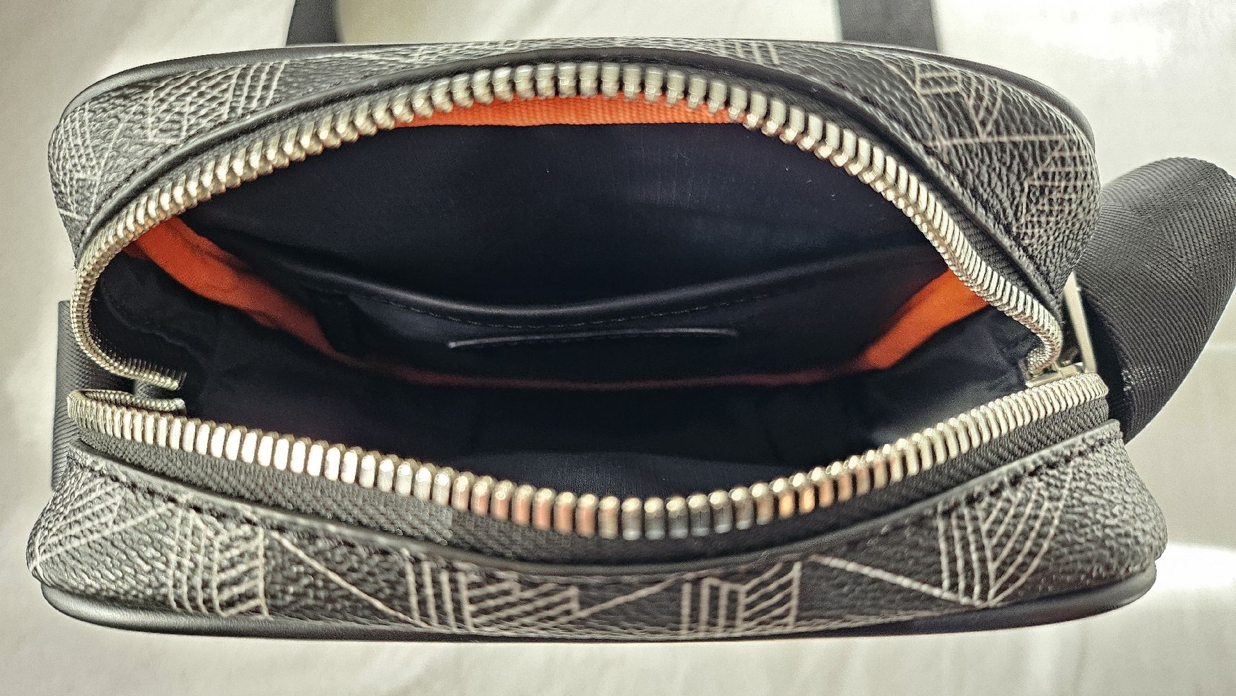 Lacoste Sonstige Kleidung & Accessoires: Sacoche Lacoste noir neuf – Neu und originalverpackt aus Genève von MKStore 5