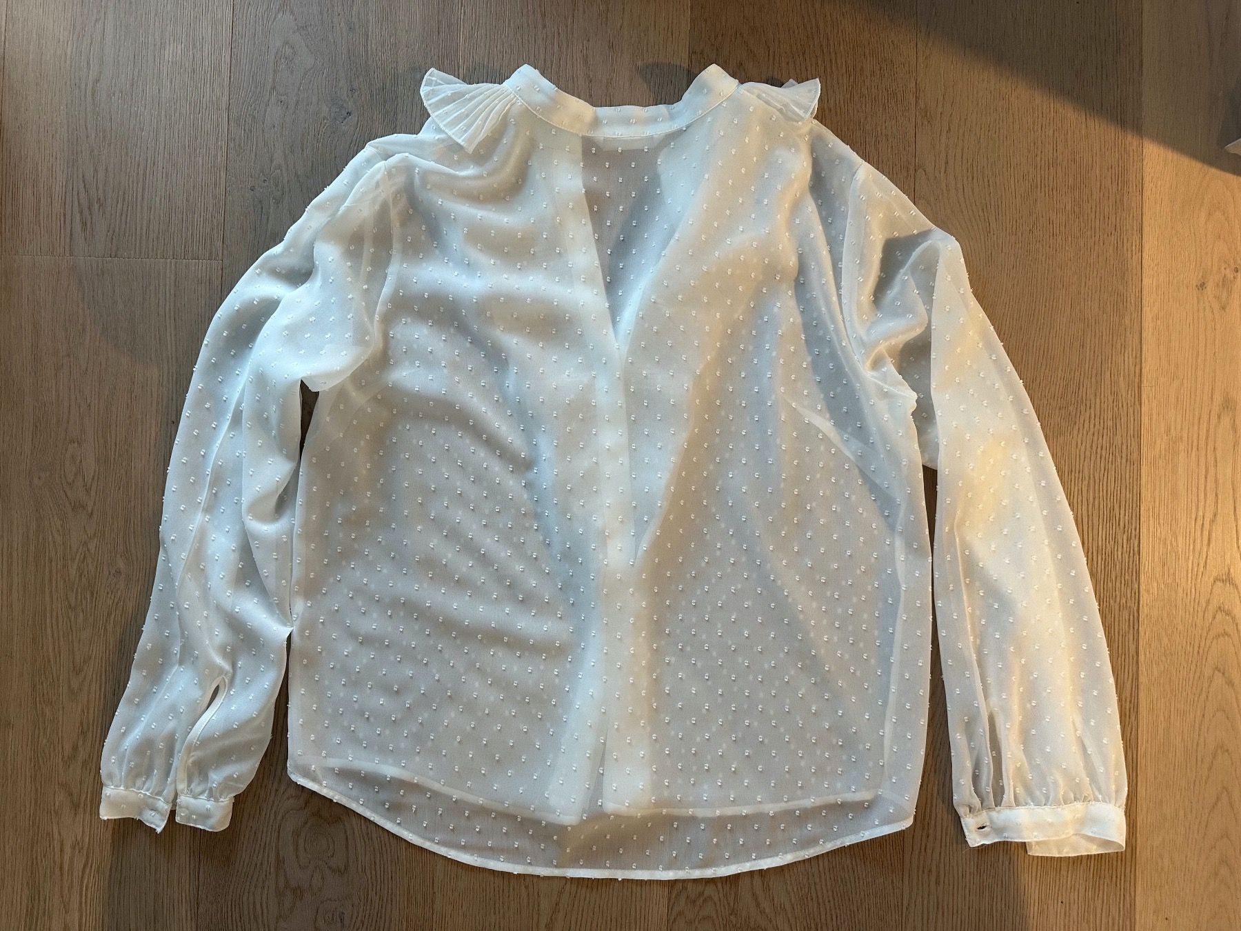 H&M Camicette: Transparente Pünktchen Bluse - Gr. 42 – Usato da Hombrechtikon venduto da bettersurfer 1