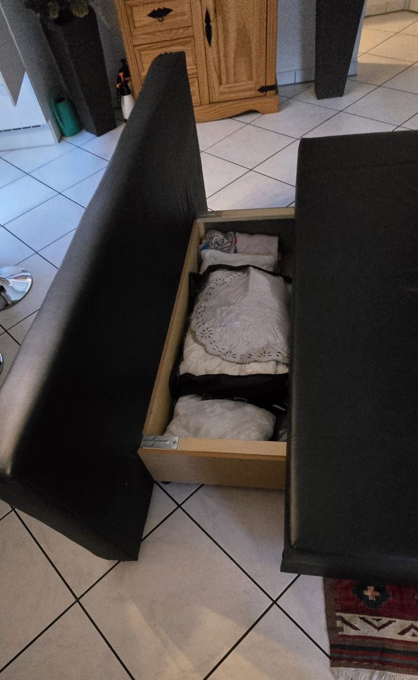 Sofas: schwarze Kunstleder.- Schlafcouch – D'occasion à Kirchberg BE par wol_ql9p 4