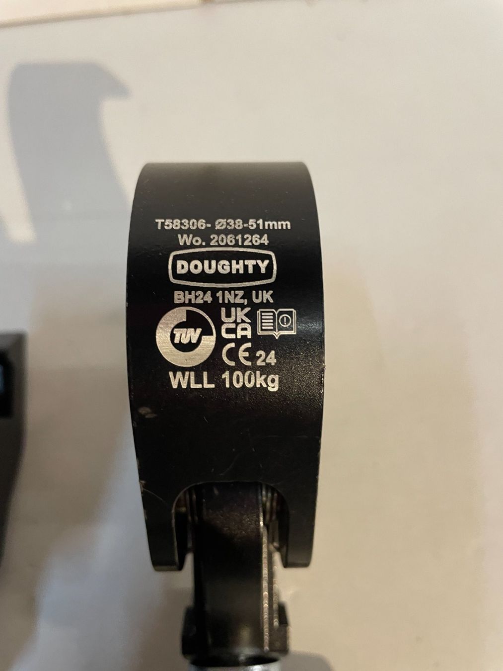 Supporti a parete: 2er Set Doughty Engineering  ClampBasic  Montagehaken (A56) – Nuovo (secondo la descrizione) da Däniken SO venduto da Profog1 1