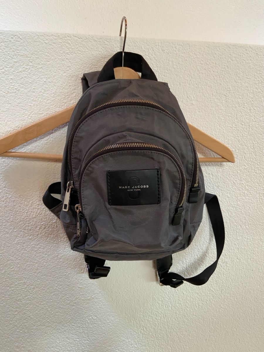 Marc Jacobs Zaini: Marc Jacobs Mini Backpack Charcoal Nylon Rucksack – Usato da Münchenstein venduto da B771 1