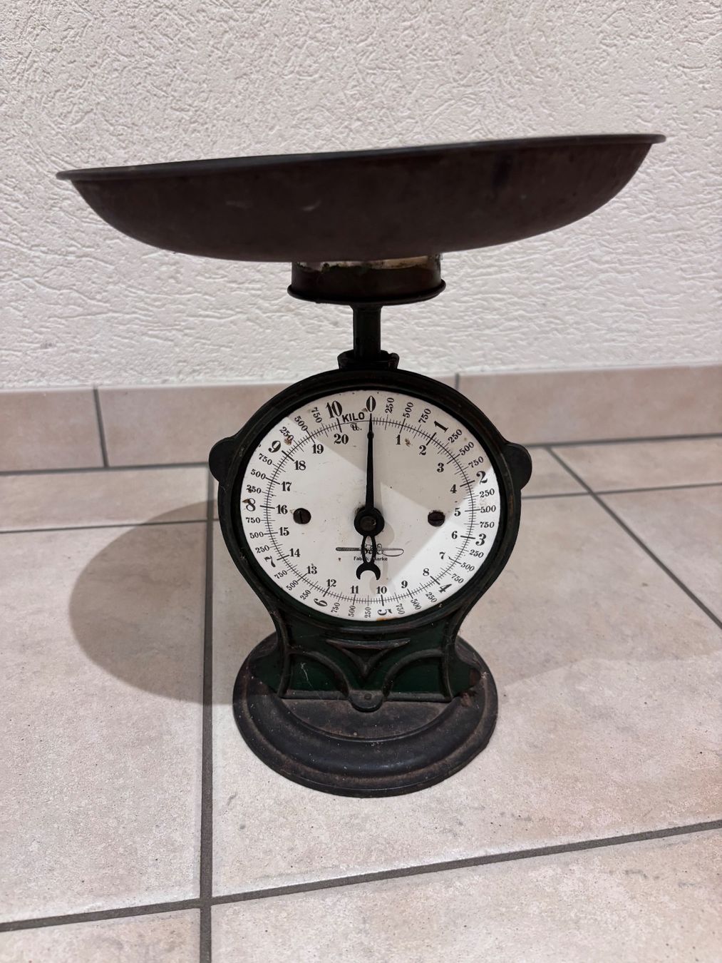 Bilance e pesi: Ancienne balance – Usato da Châtel-St-Denis venduto da Vaillant1