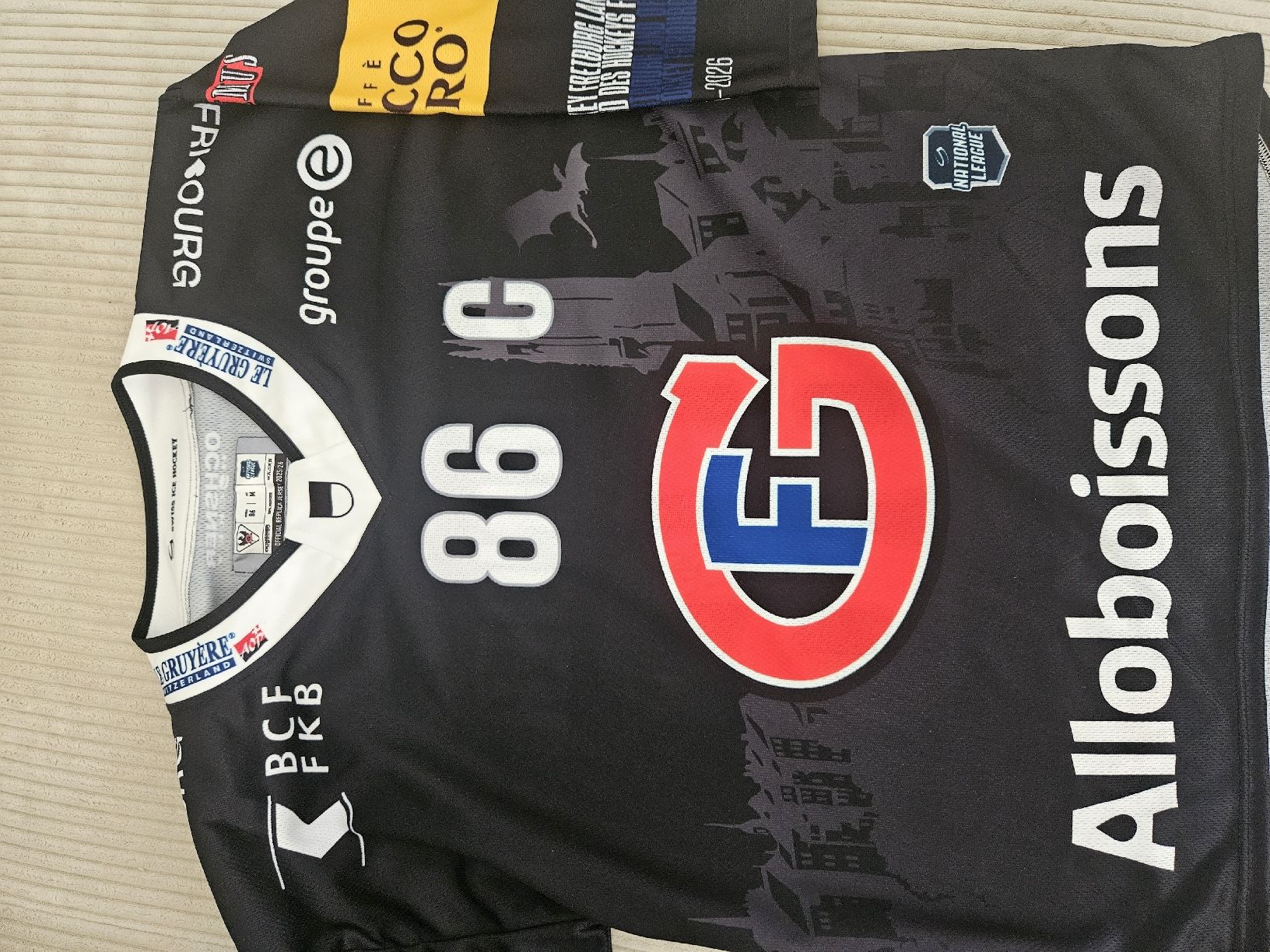 Fribourg-Gottéron Maillots de corps & Pantalons: Maillot Gotteron Sprunger dédicacé  – Neuf avec emballage d'origine à Cheyres par steven9 1