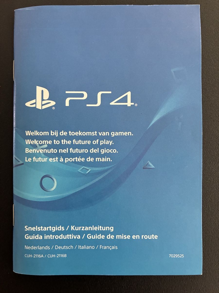 Sony Console: PS4 Slim 500 GB + 2 Controller + 2 Spiele + Kabel – Usato da Bonstetten venduto da sarah.arquint 4