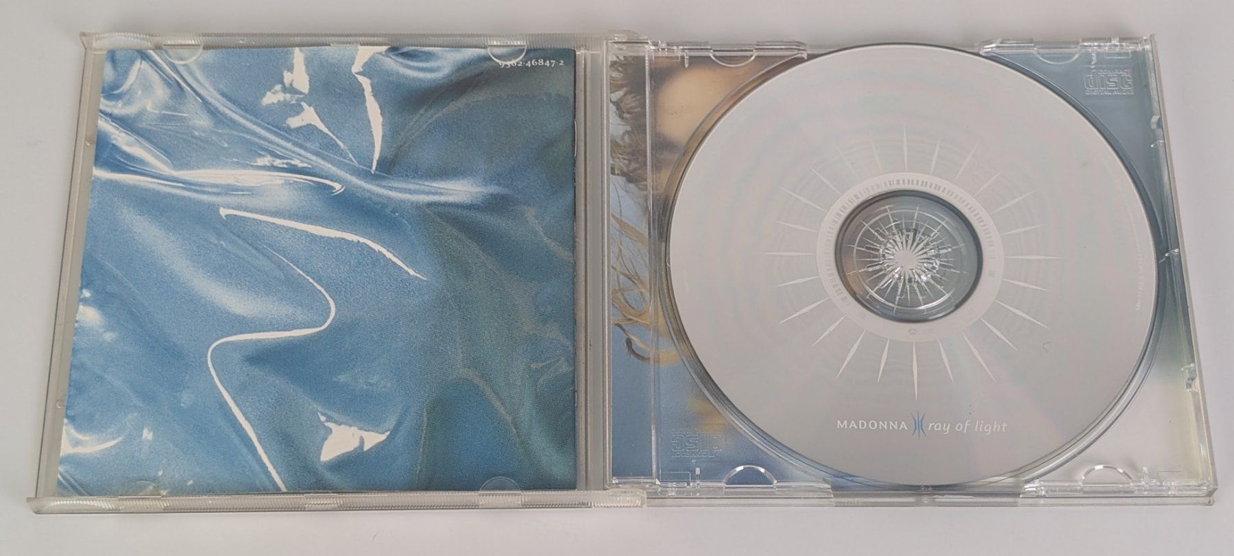 CDs: Madonna - Ray of Light CD - Top – Gebraucht aus Zürich von 1.Simon 2