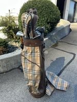 Komplettes  Burberry-Golfset mit 13 Clubs