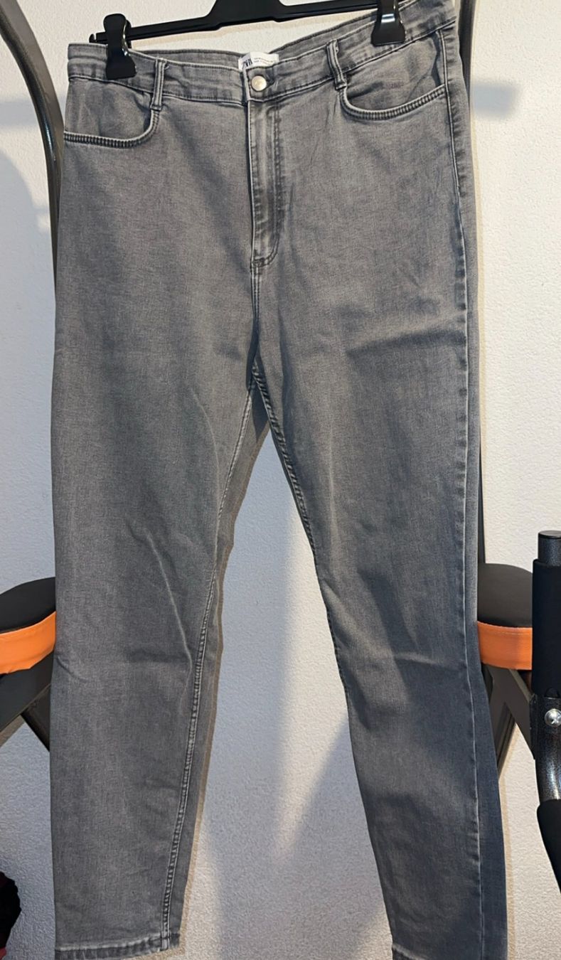 Zara Jeans: Jeans hellgrau Zara Grösse 46 – Usato da Oftringen venduto da tola19