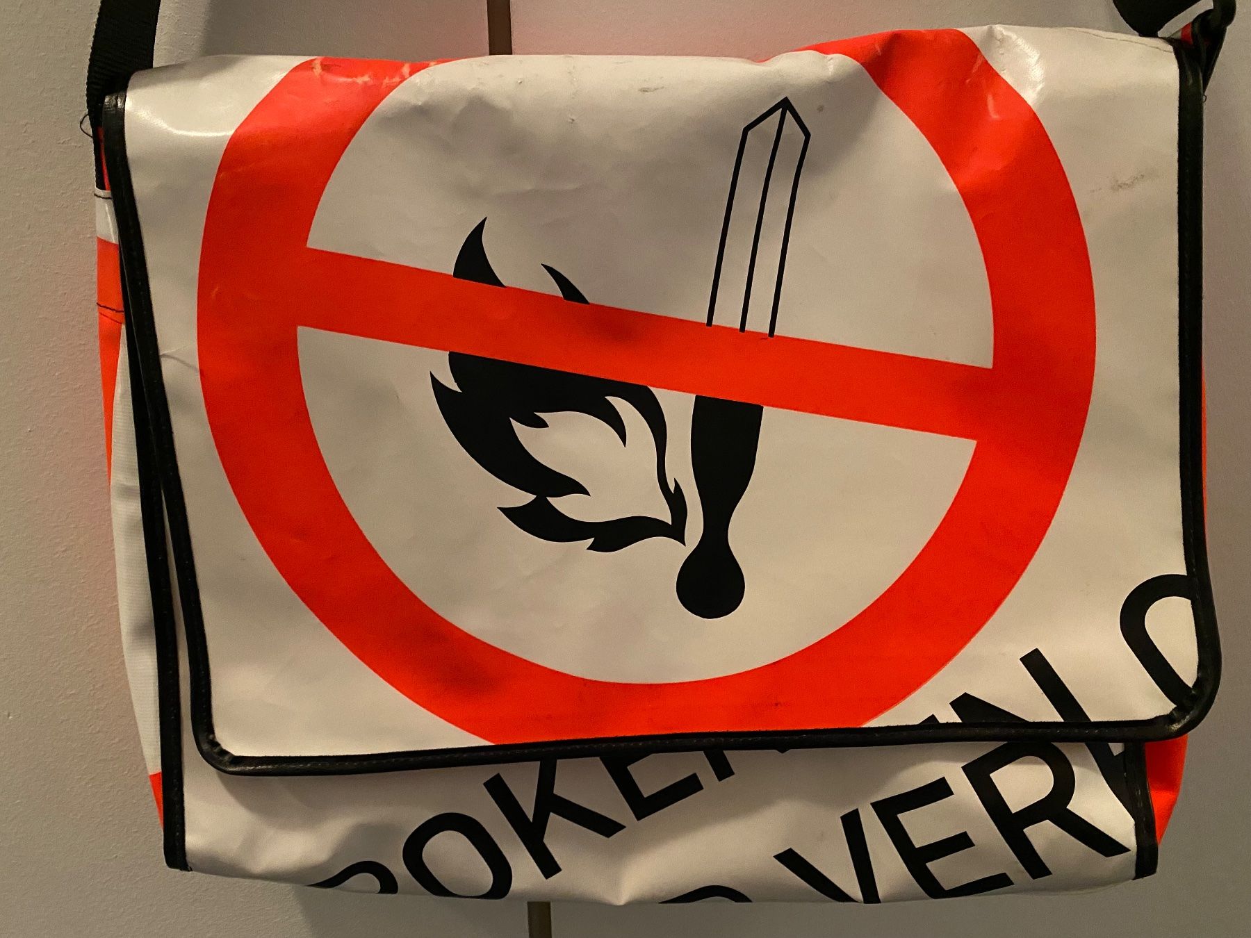 Taschen: Tasche aus Faltsignalstoff - Feuerverbot – Gebraucht aus St.Gallen von kingsamas 1