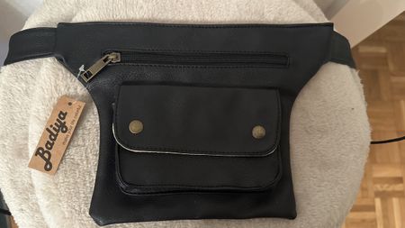 Schwarze Bauchtasche neu mit Etickett